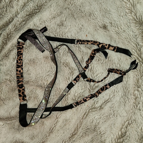 Victoria's Secret Very Sexy Shine Strap Garter Belt - Picture 2 of 2